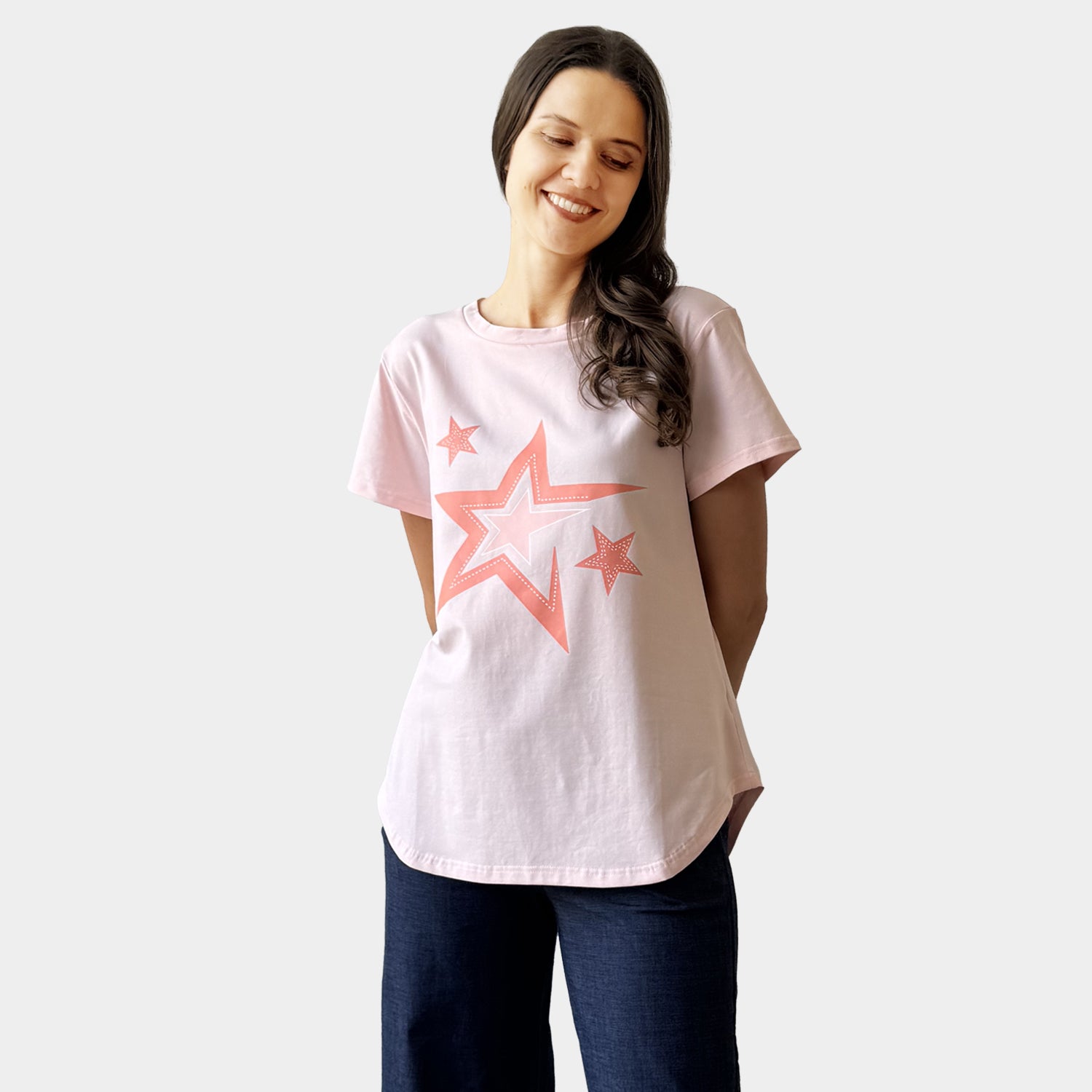 AM24063 MULTI STAR PRINT TEE