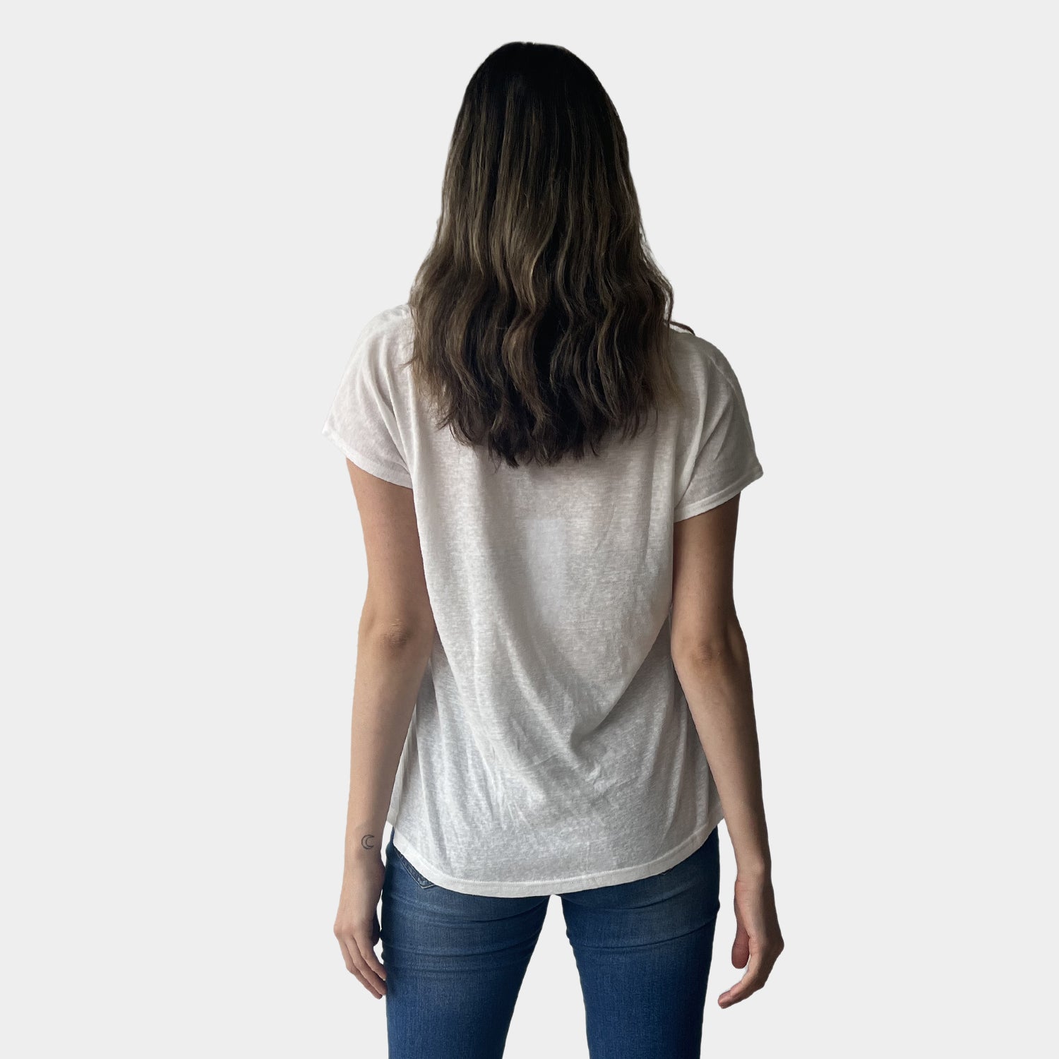 AM023019 V NECK TEE (SALE)