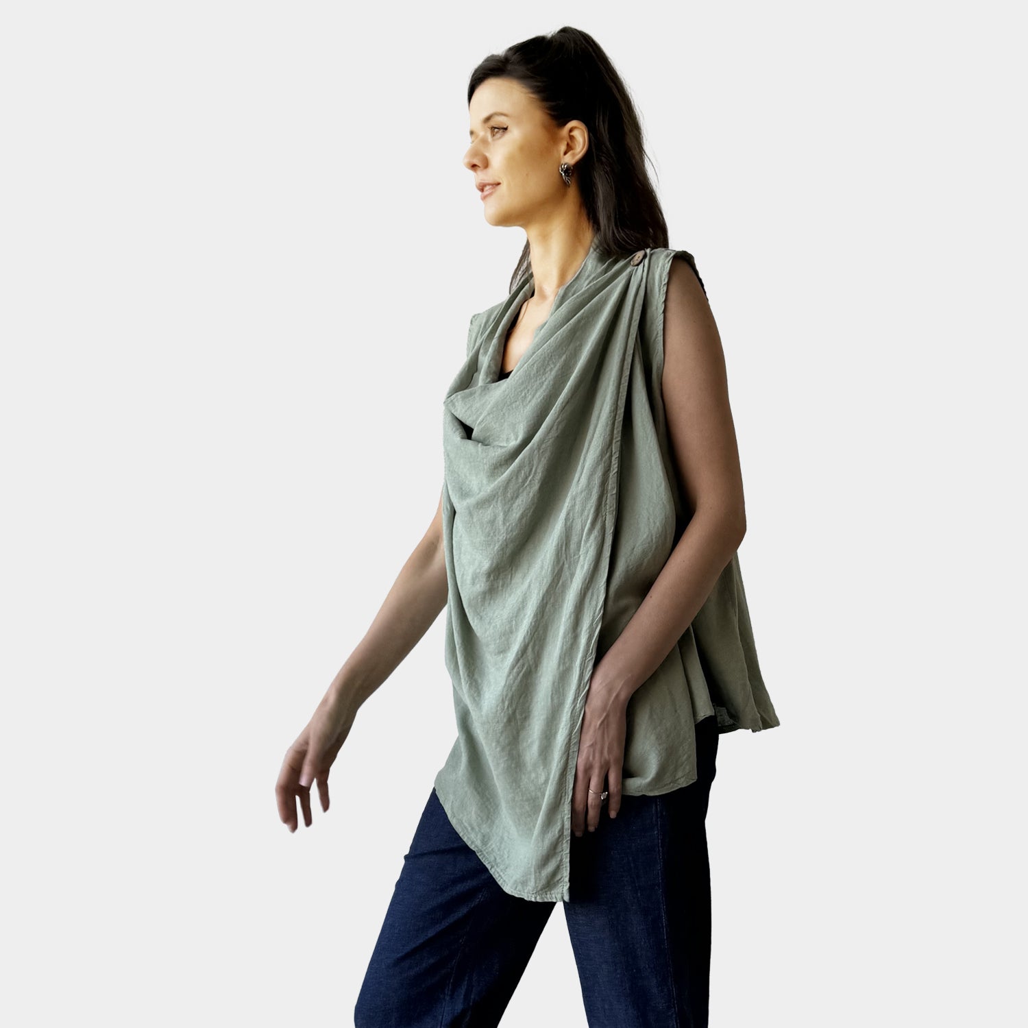 AIY80100 FUNCKY SLEEVELESS TOP