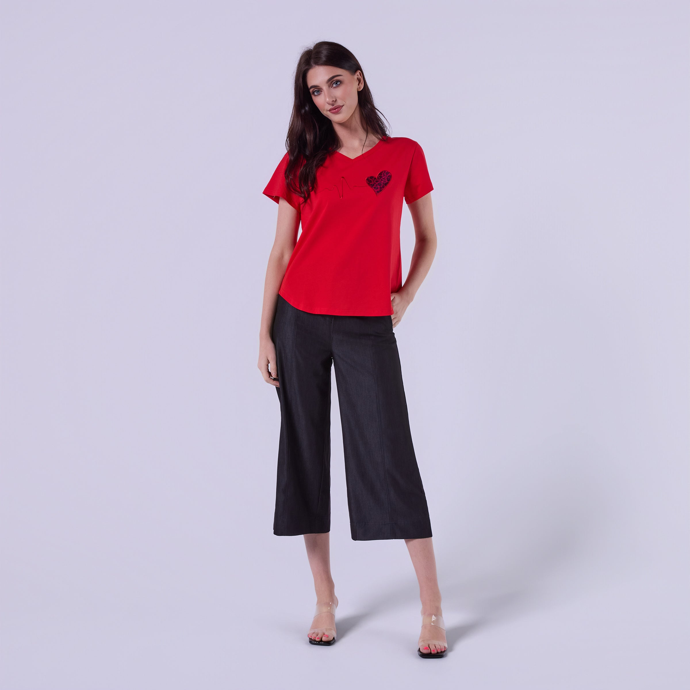 AM24062  EMBROIDER - V NECK TEE