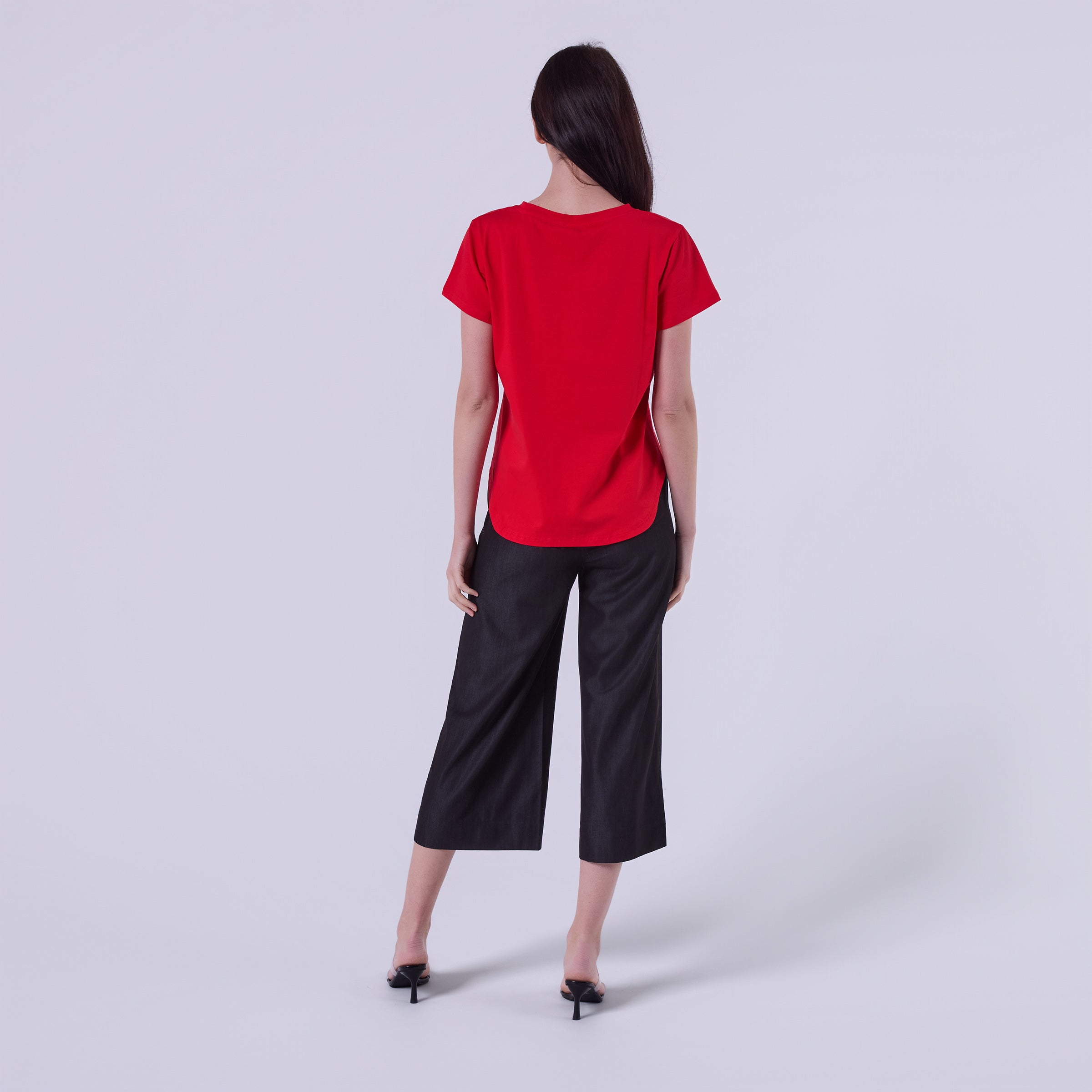 AM24062  EMBROIDER - V NECK TEE