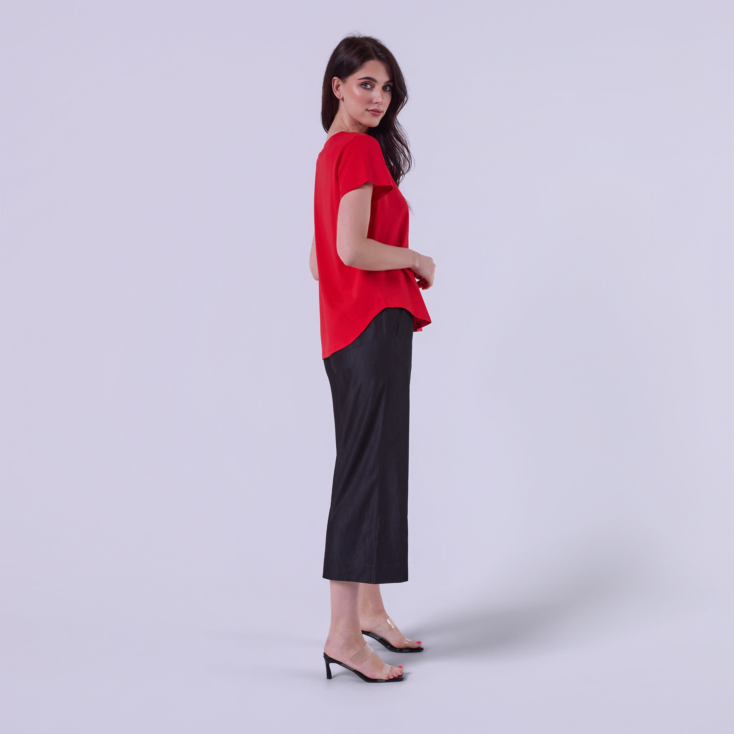AM24062  EMBROIDER - V NECK TEE