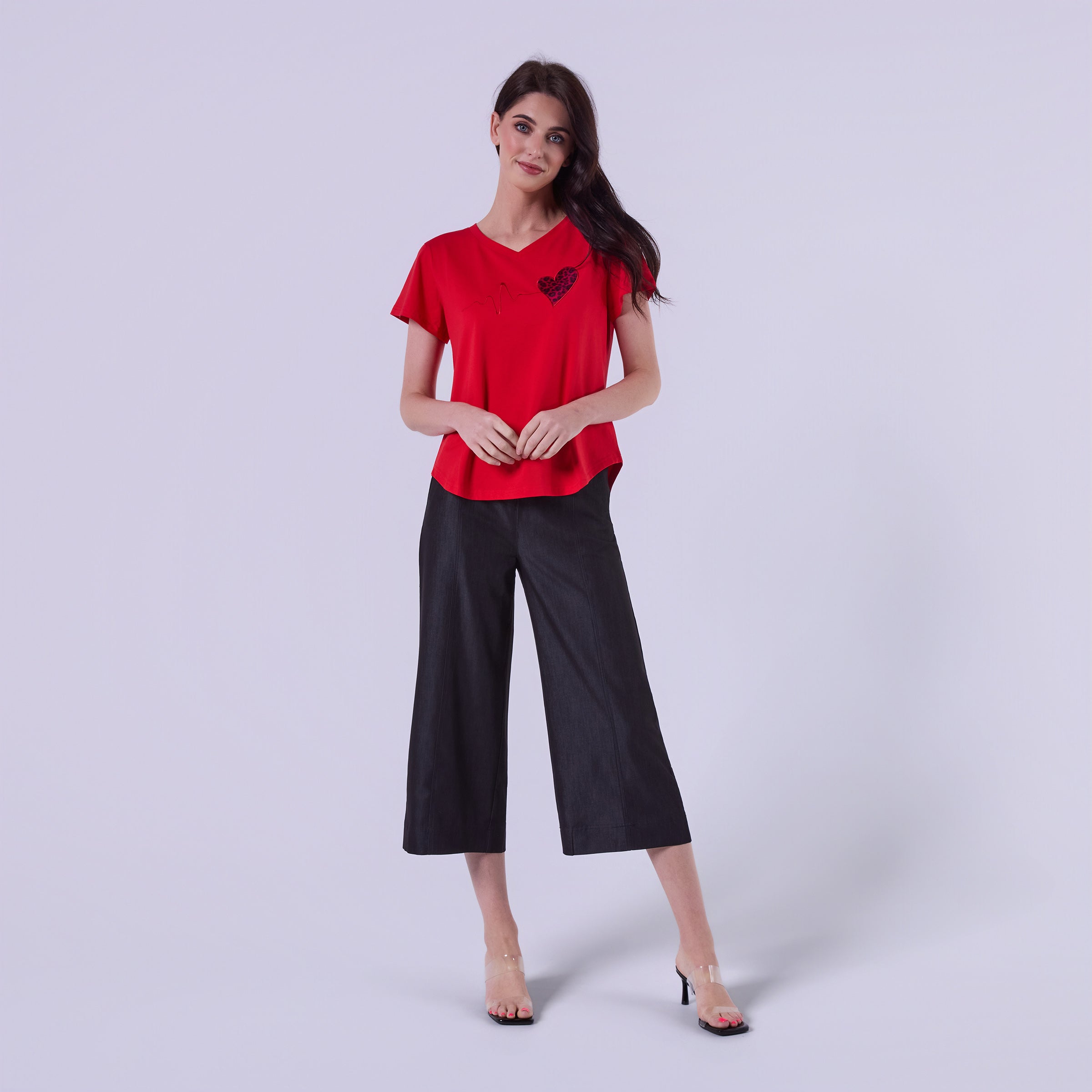 AM24062  EMBROIDER - V NECK TEE