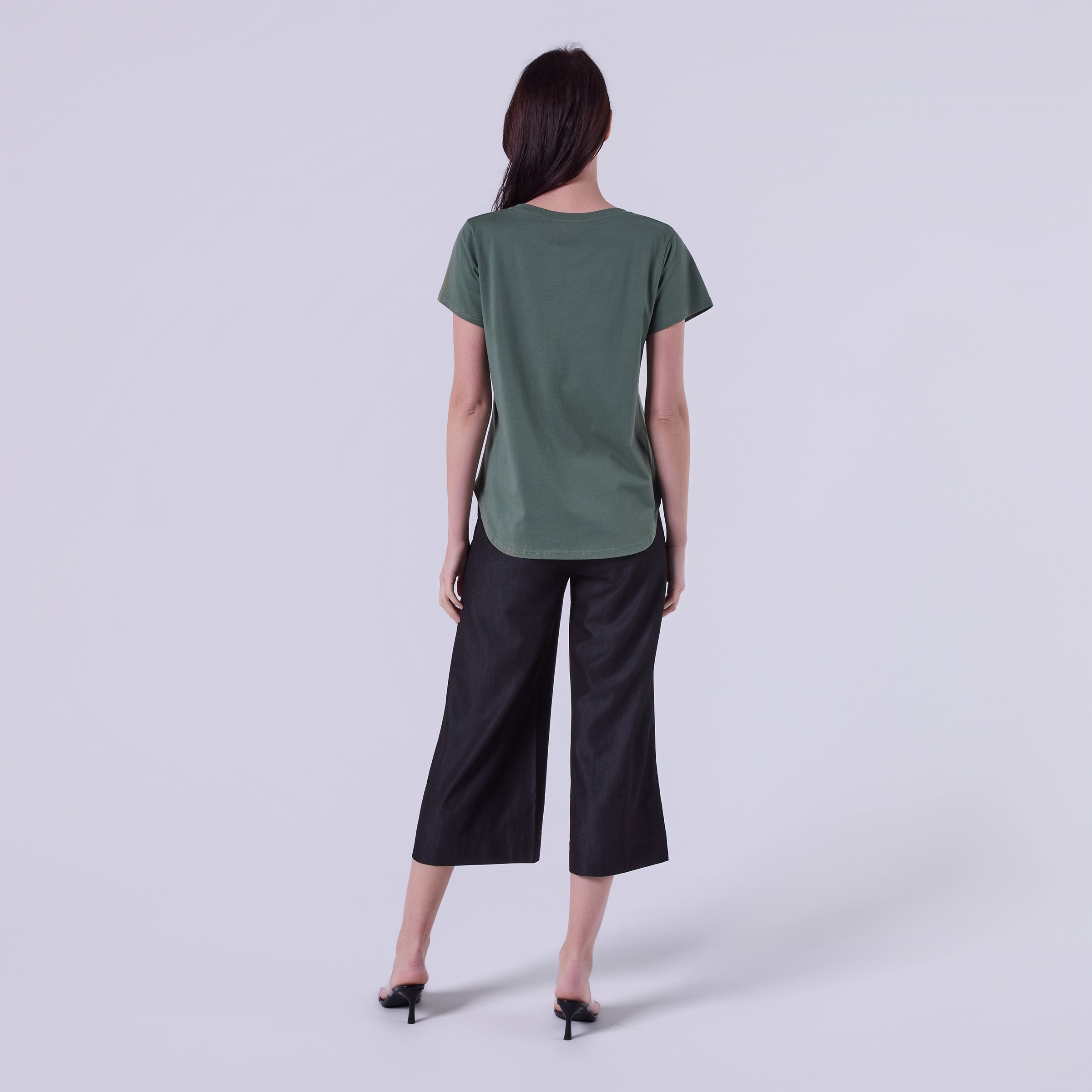 AM24057 V - NECK TEE