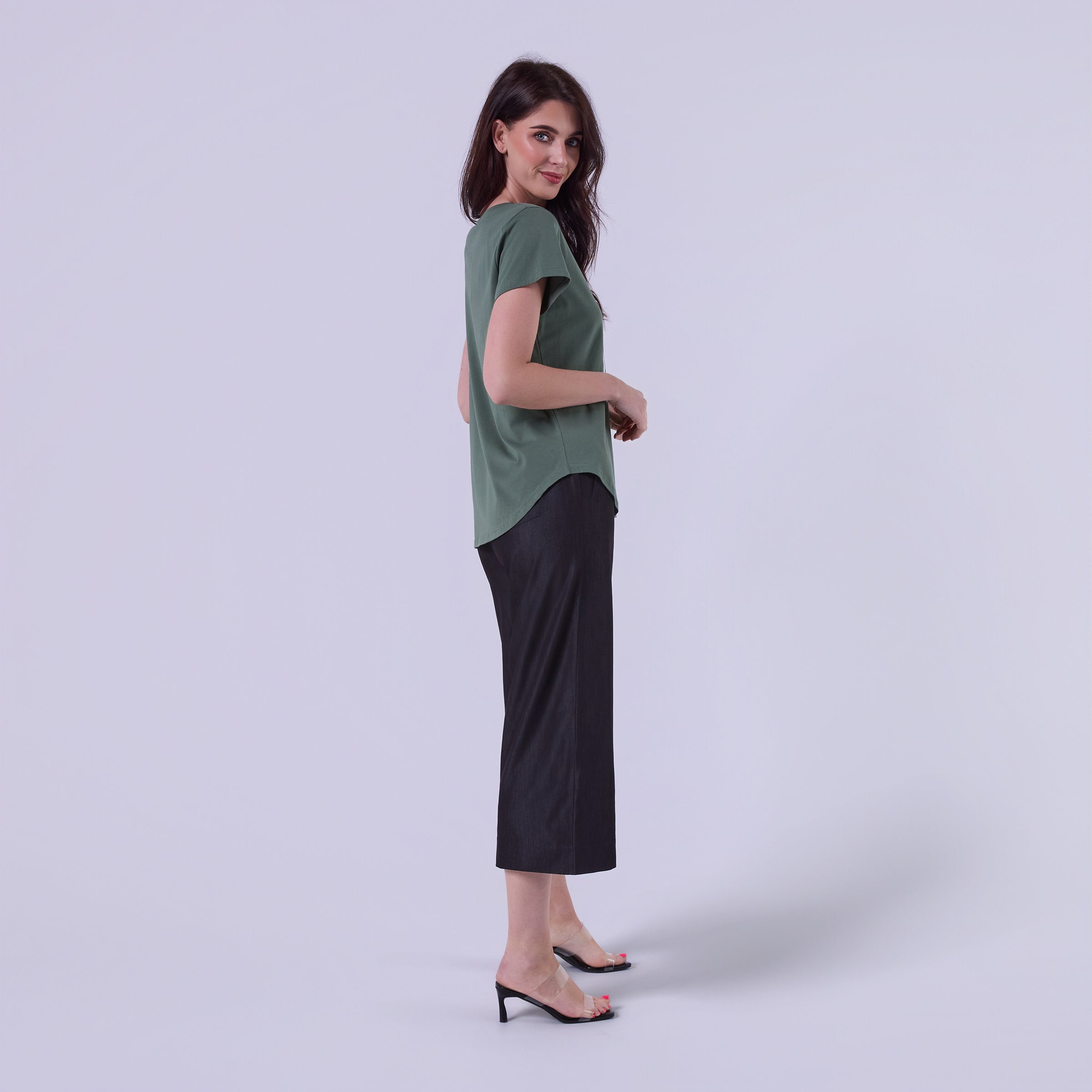AM24057 V - NECK TEE
