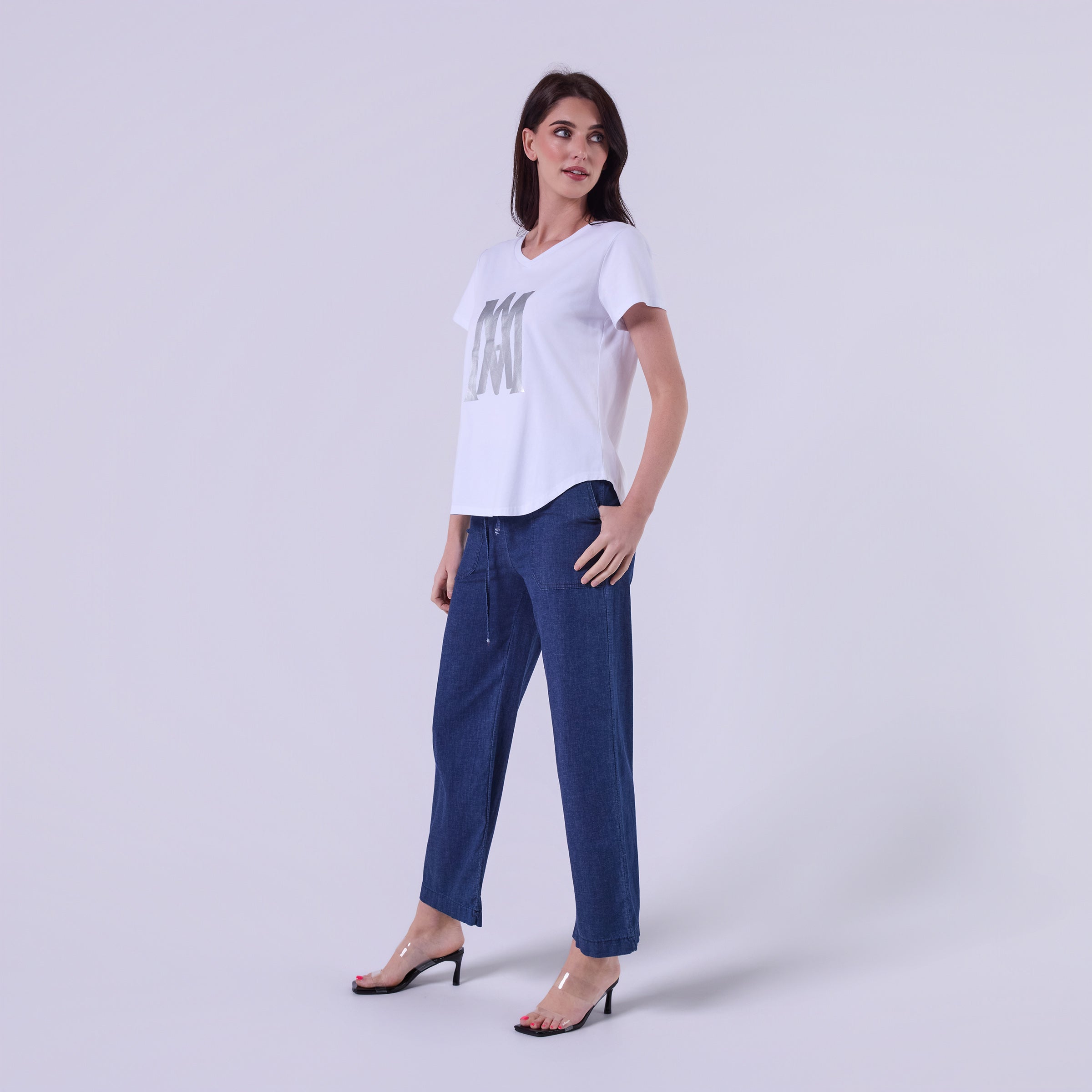 AM24057 V - NECK TEE