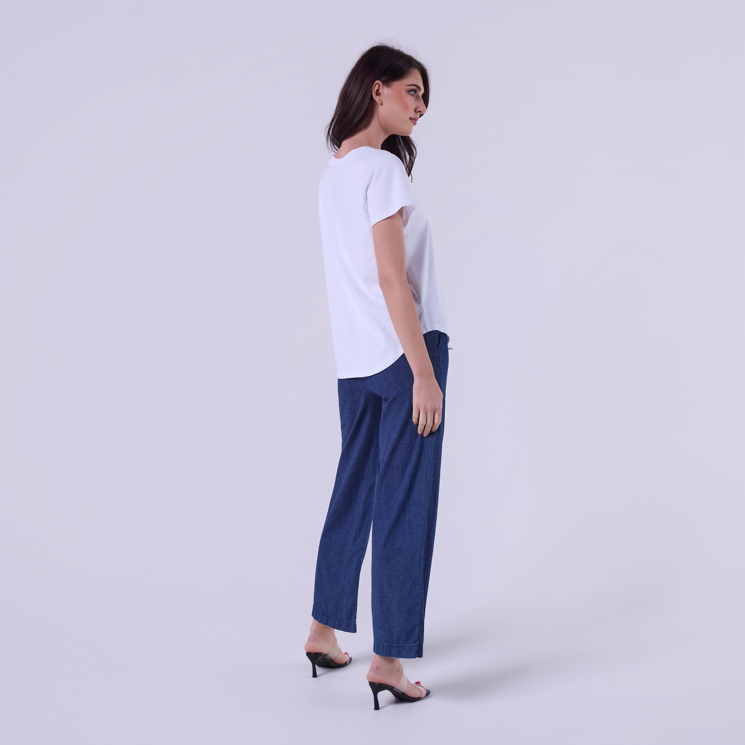 AM24057 V - NECK TEE