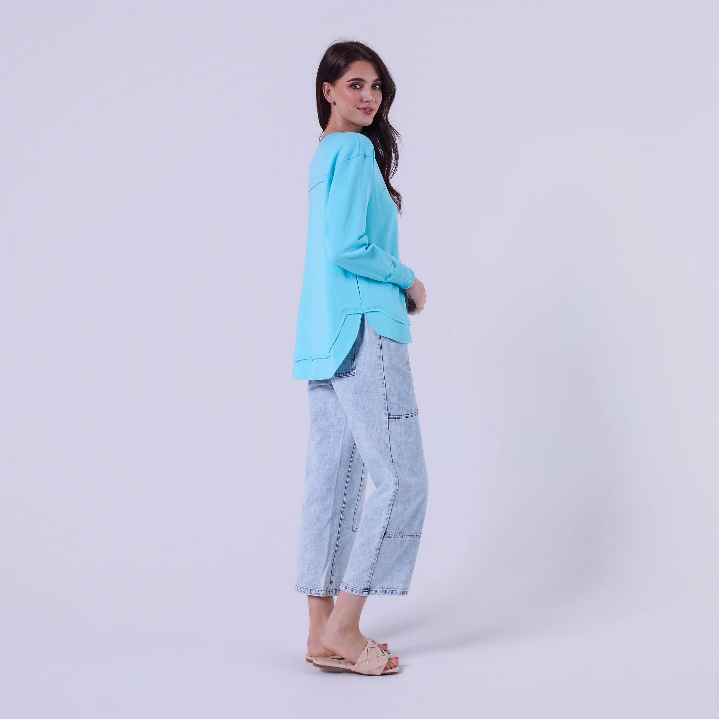 AM022161 SKY BLUE EMBROIDERY SWEATSHIRT