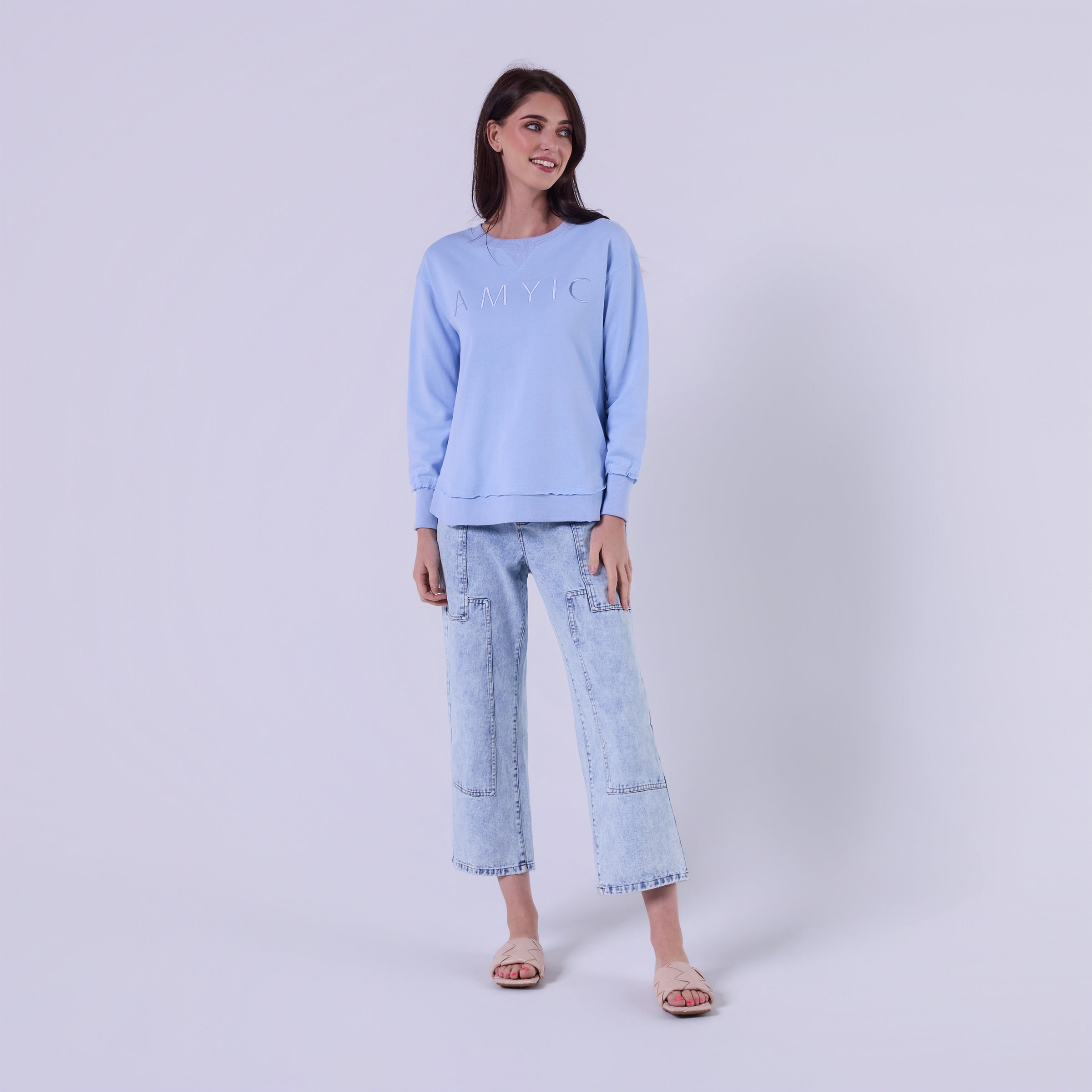 AM022161 BABY BLUE EMBROIDERY SWEATSHIRT