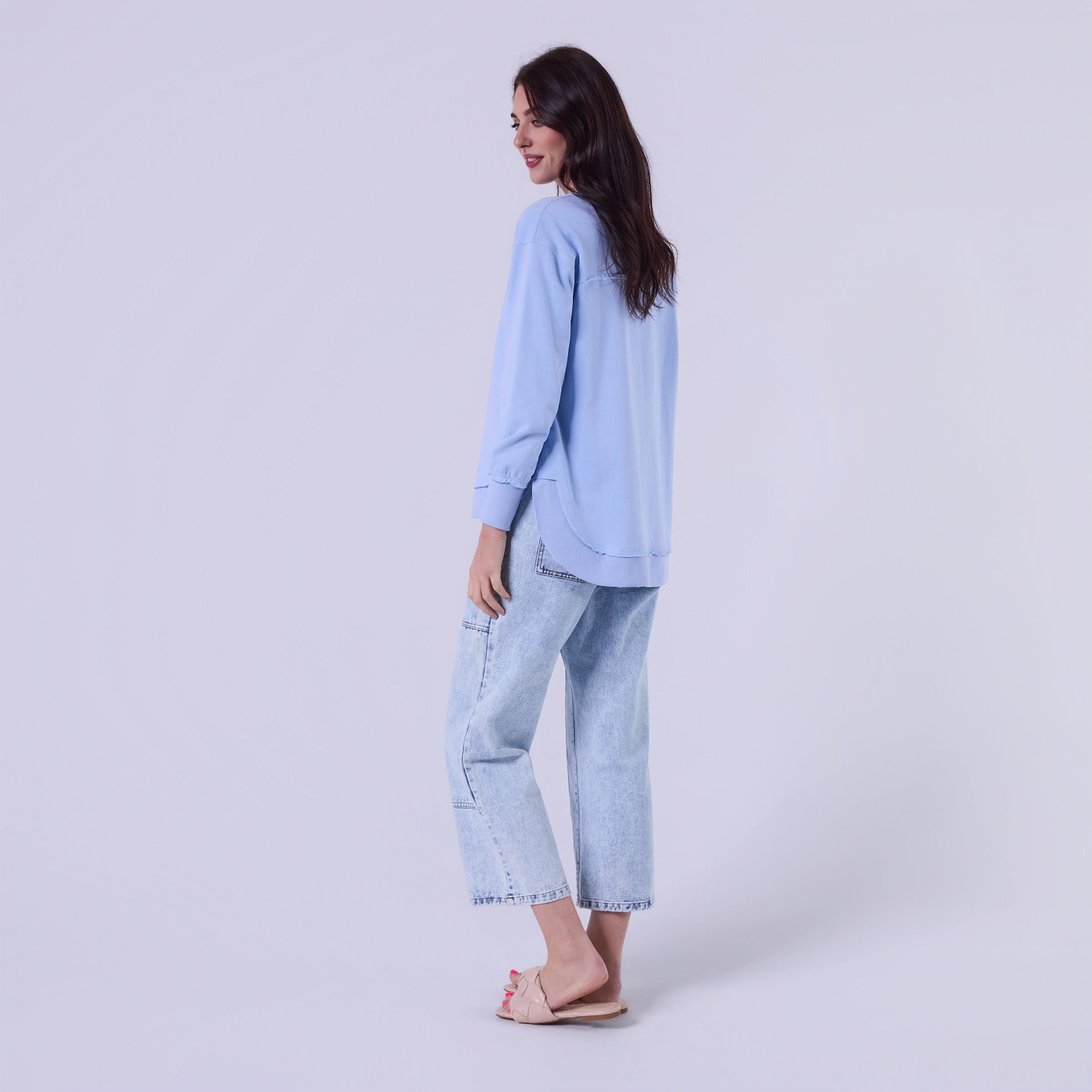 AM022161 BABY BLUE EMBROIDERY SWEATSHIRT