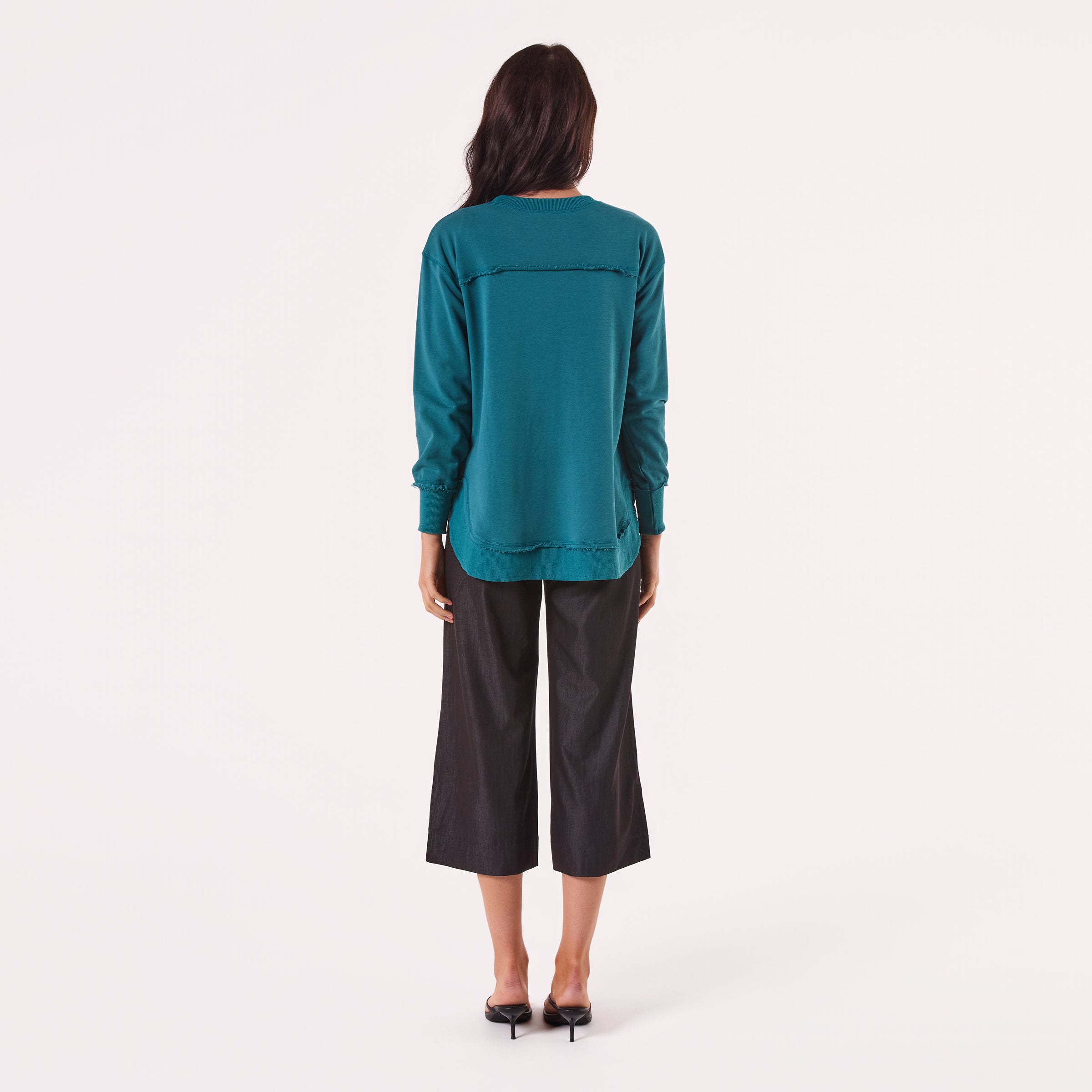AM022161 ACID BLUE EMBROIDERY SWEATSHIRT