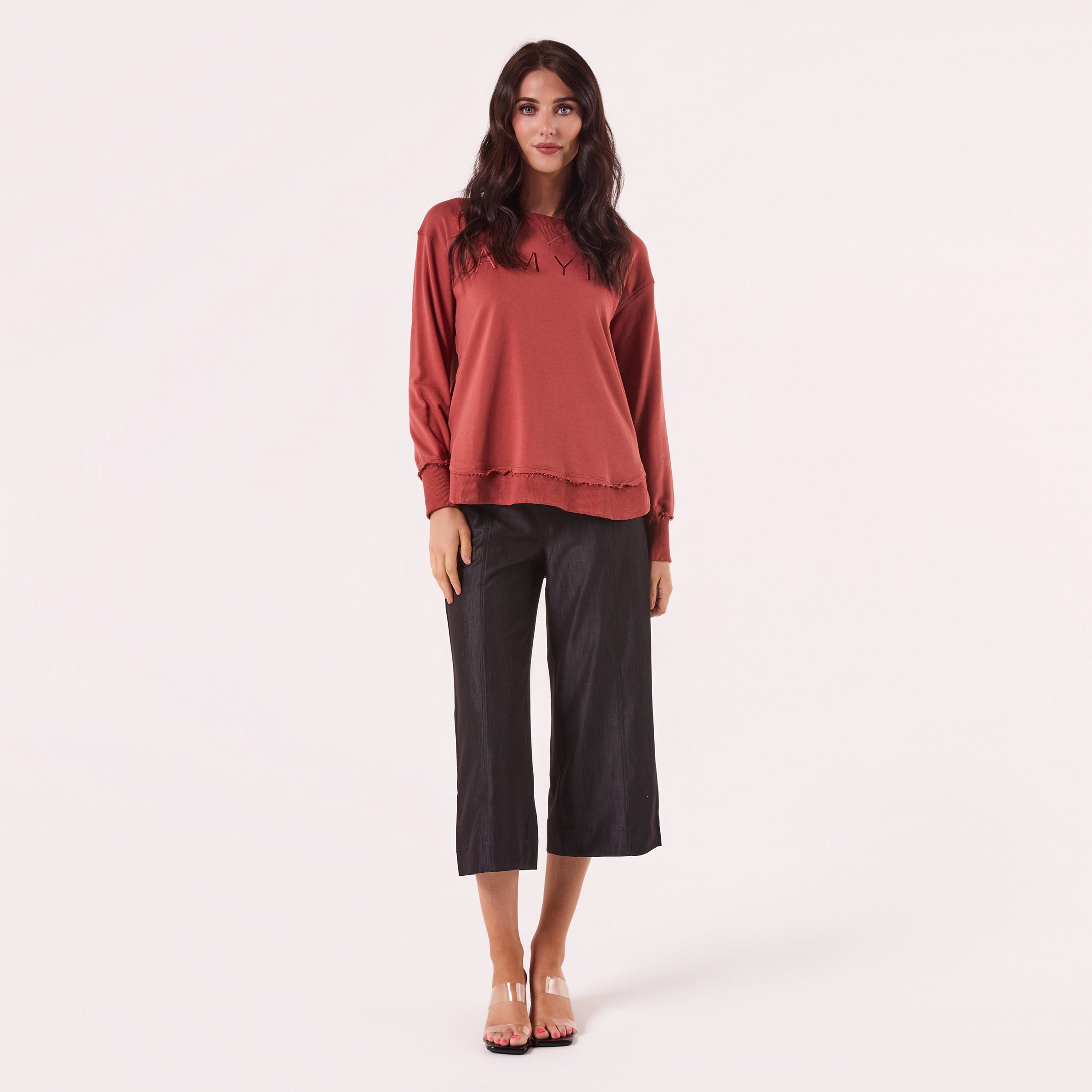 AM022161 RUST EMBROIDERY SWEATSHIRT