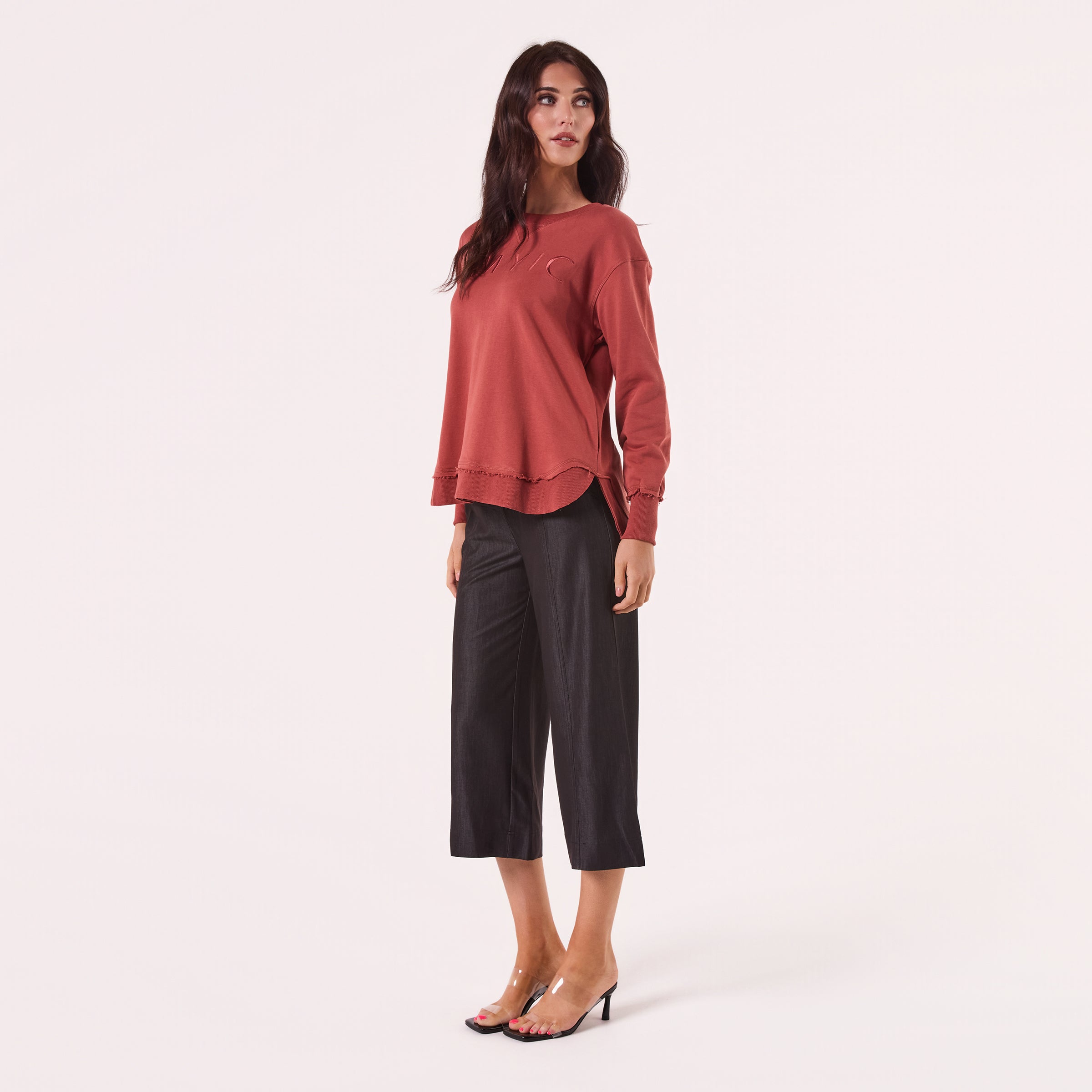 AM022161 RUST EMBROIDERY SWEATSHIRT
