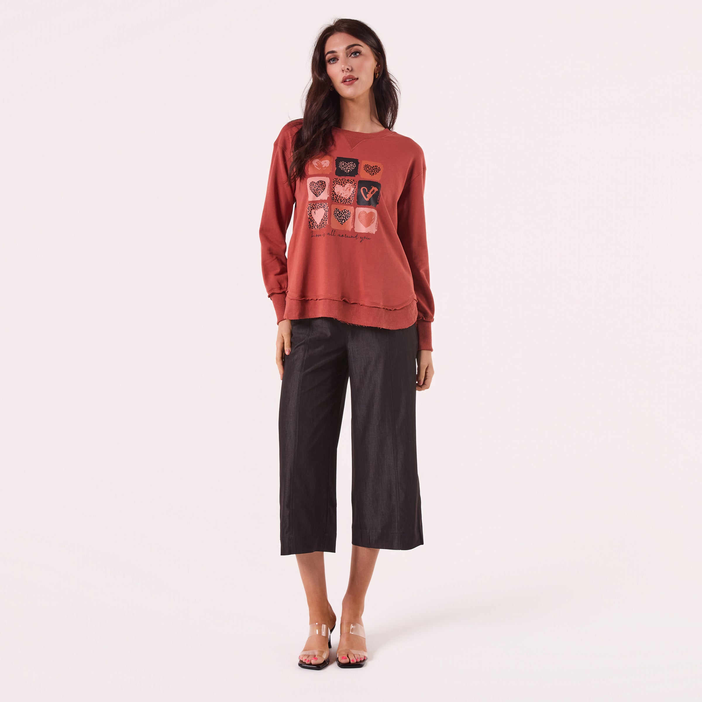AM24026 MULTI PRINT SIDE POCKET SWEATSHIRT