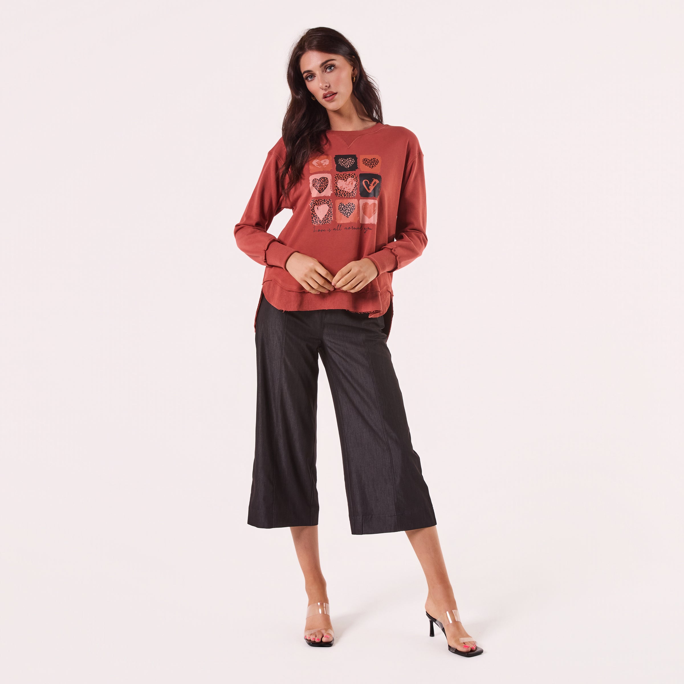 AM24026 MULTI PRINT SIDE POCKET SWEATSHIRT