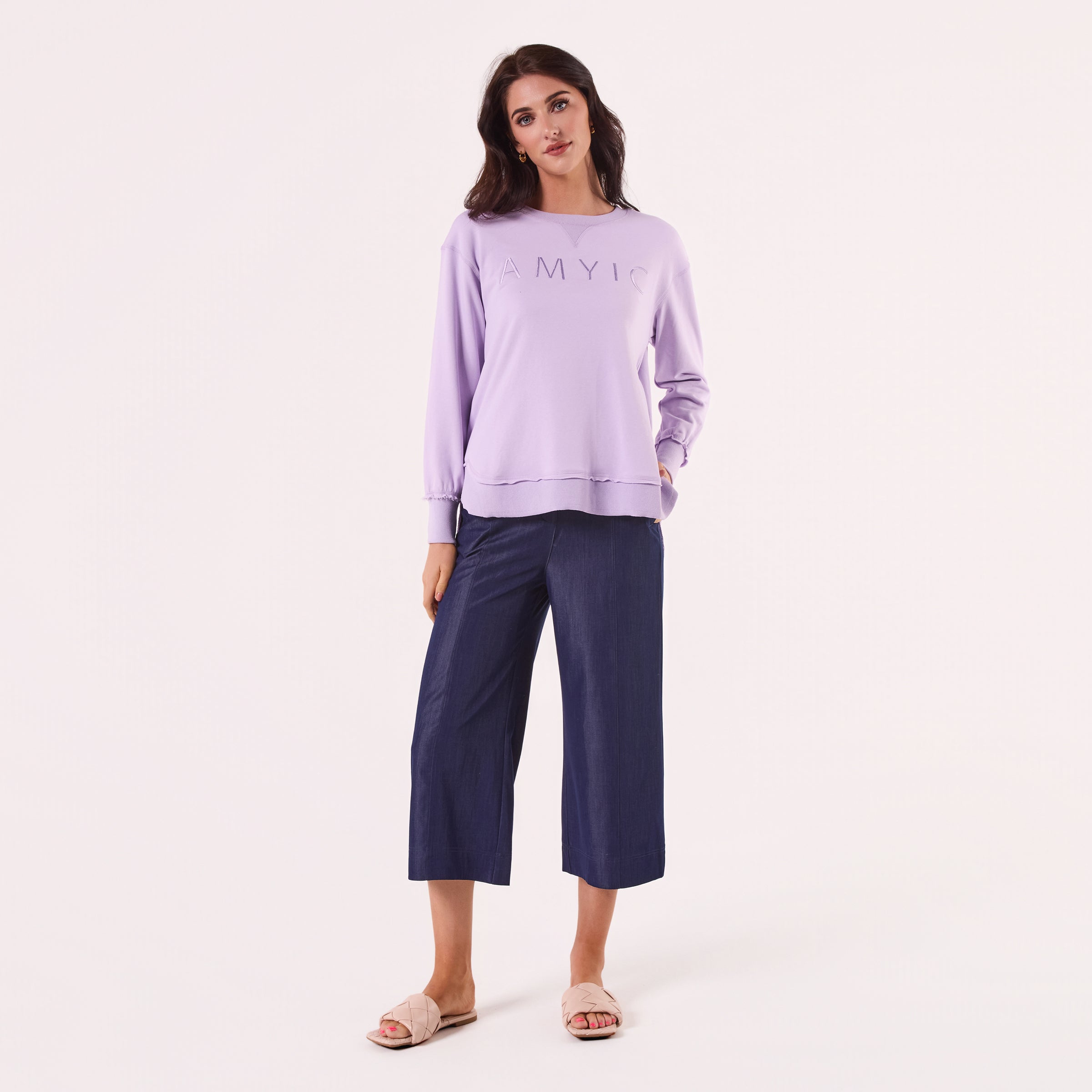 AM022161 LILAC EMBROIDERY SWEATSHIRT