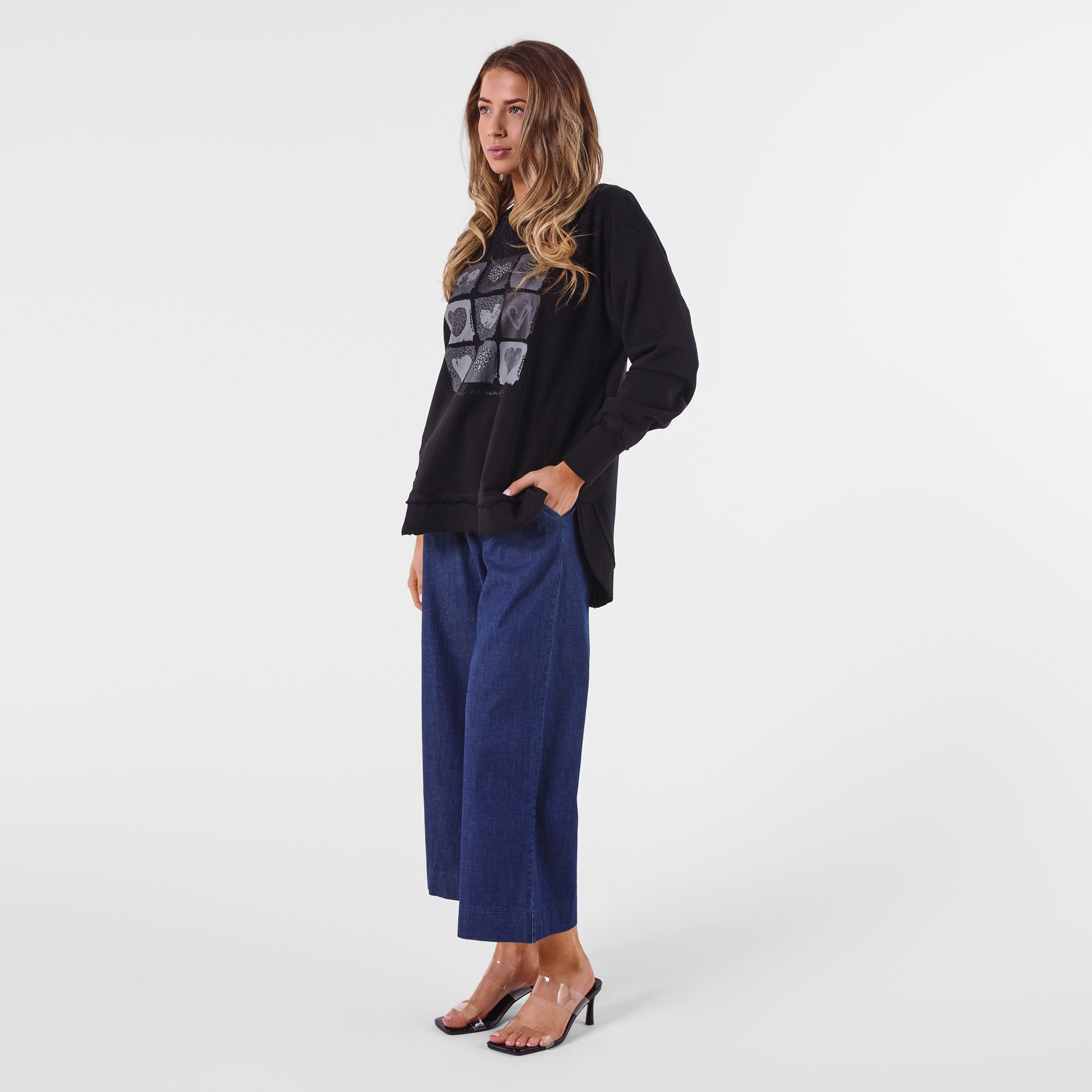 AM24026 MULTI PRINT SIDE POCKET SWEATSHIRT