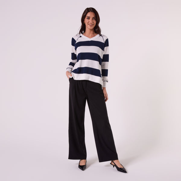 AM26018 V NECK STRIPE SWEATSHIRT (NAVY)