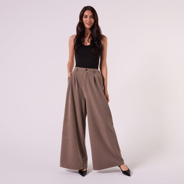 AF00027 WIDE LEG PLEATED PANT (LATTE)