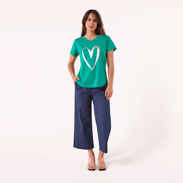 AM022202 LOVE HEART PRINT V NECK TEE