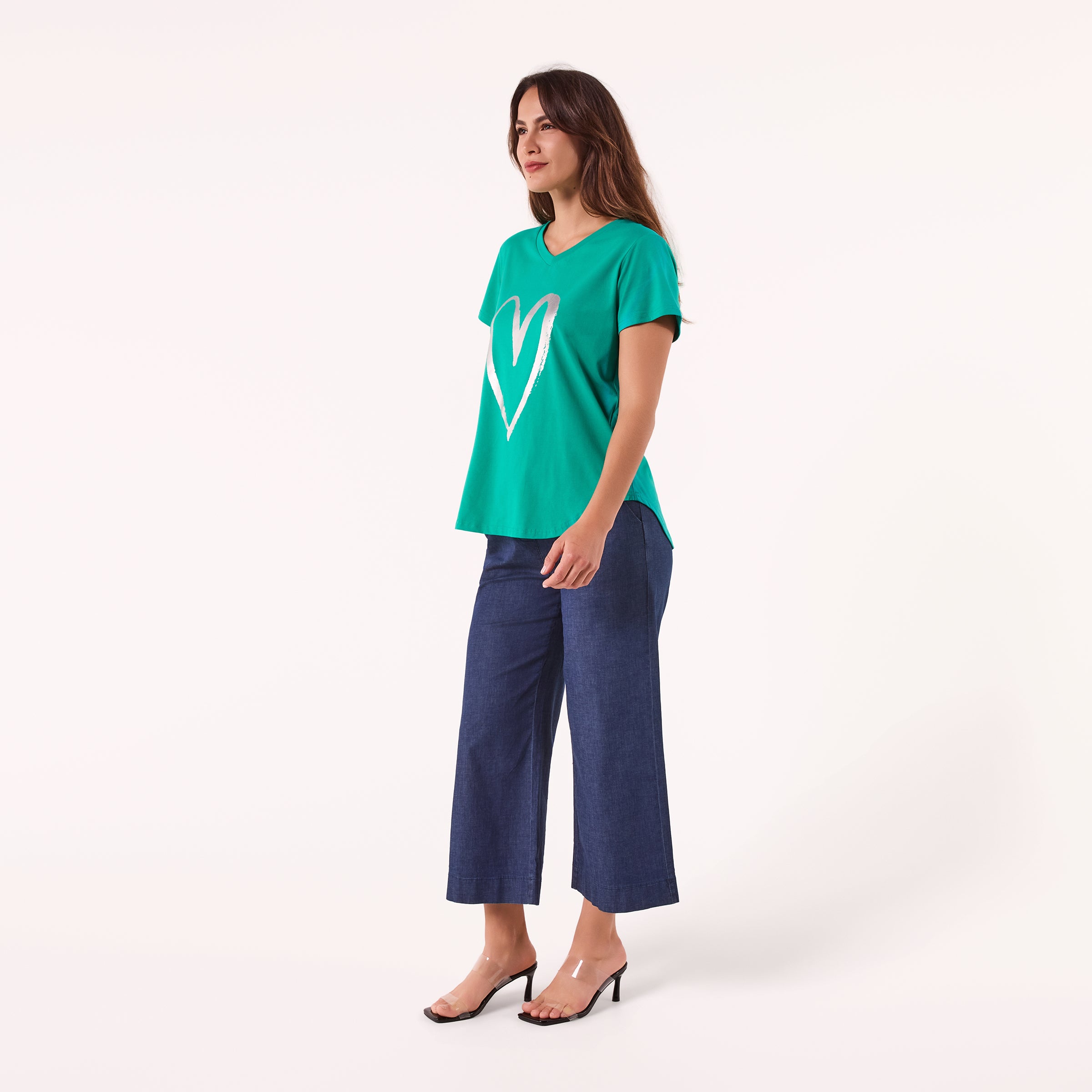 AM022202 LOVE HEART PRINT V NECK TEE