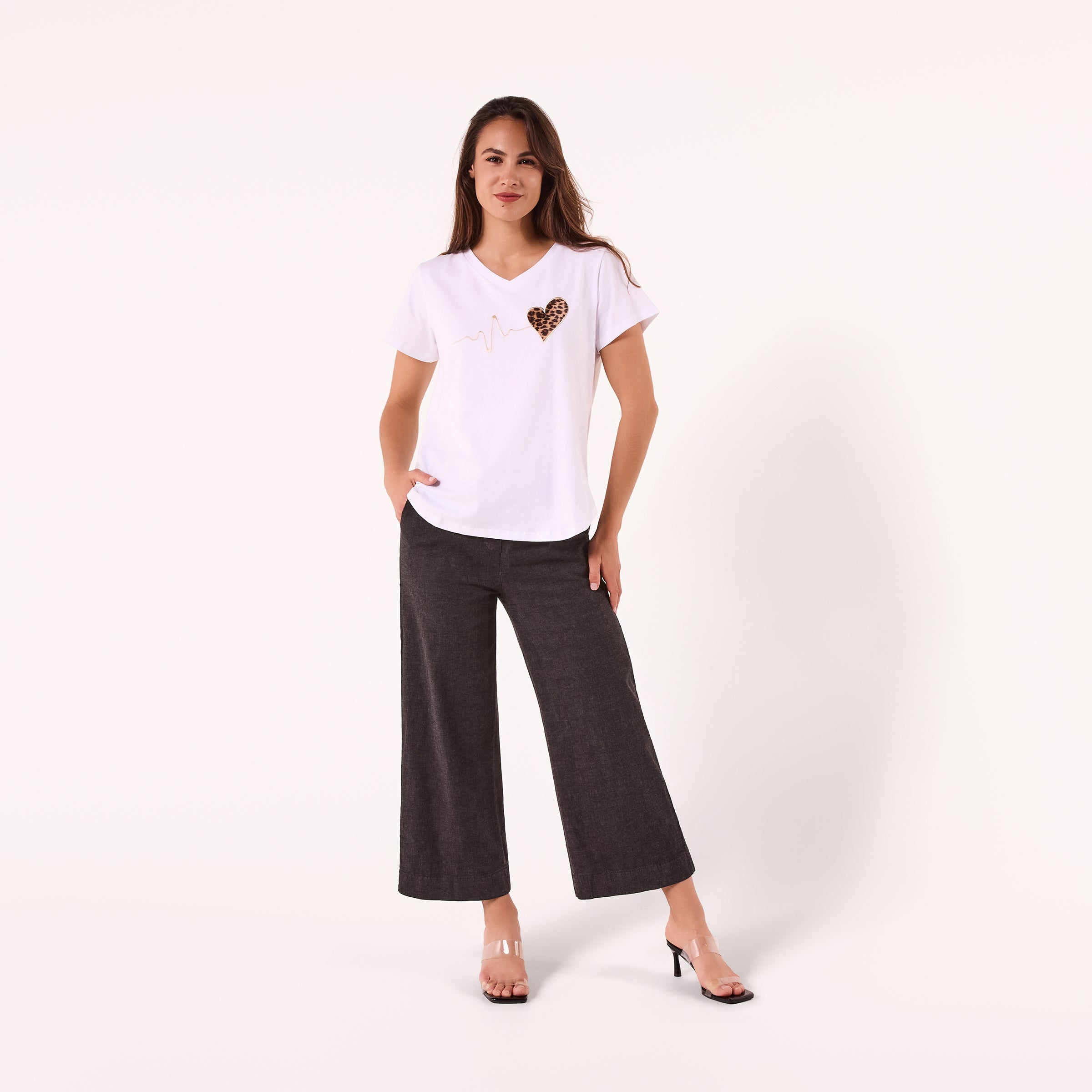 AM24062 EMBROIDER - V NECK TEE