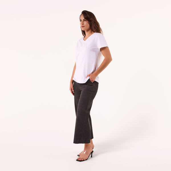 AM023043 EMBROIDERY LETTERS V NECK TEE